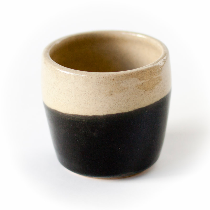 Artefact:Pot Background:White Clay:IronStone Collective:Single Glaze:ClearGloss Glaze:LinShinBlack Orientation:Perspective