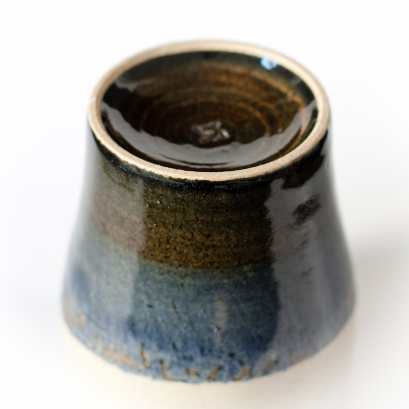 Artefact:Pot Background:White Clay:IronStone Collective:Single Glaze:ClearGloss Glaze:SchefflinBlue Orientation:Footer